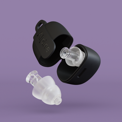 Tapones para oídos Alpine PartyPlug con estuche negro para conciertos y festivales.